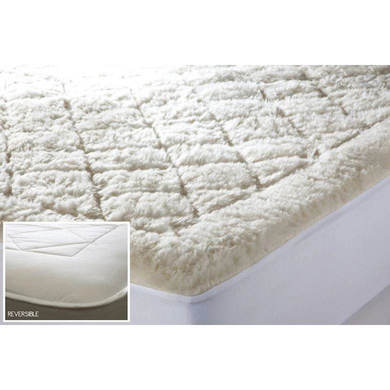 Australian wool underlay with 550 GSM thickness, soft cream color, quilted design for bedding comfort