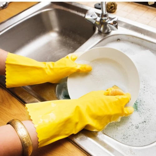 view-over-shoulder-of-young-woman-doing-the-dishes-picture-id171149191-500x500-1