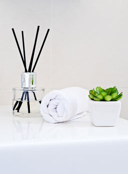 Clear Glass Diffuser Bottle 200ml - Image 2