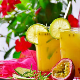 Parrot Bay Passion Fruit Rum 50ml x 12 - Image 2