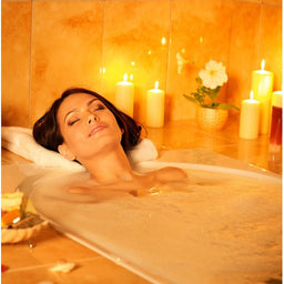Kakadu Plum & Eucalyptus Bath Salts 1Kg + FREE Natural Body Srubber - Image 4